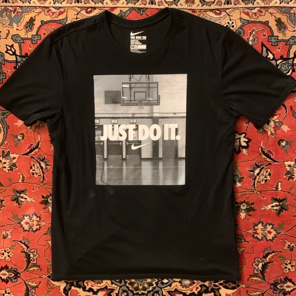 Nike Graphic Tee